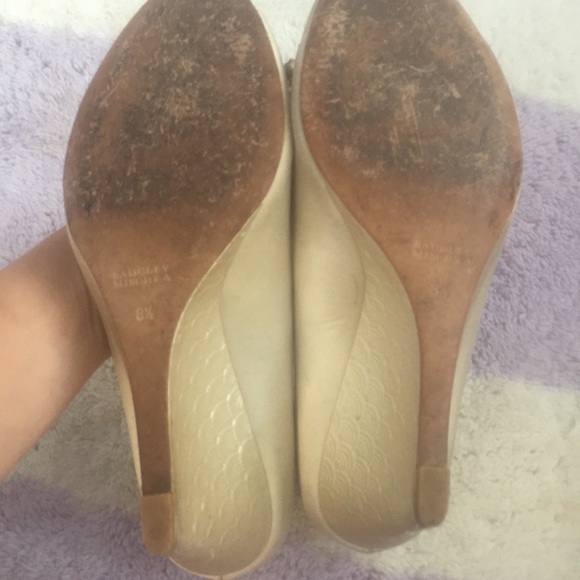 Badgley Mischka  Ivory wedding wedges - Picture 2 of 8